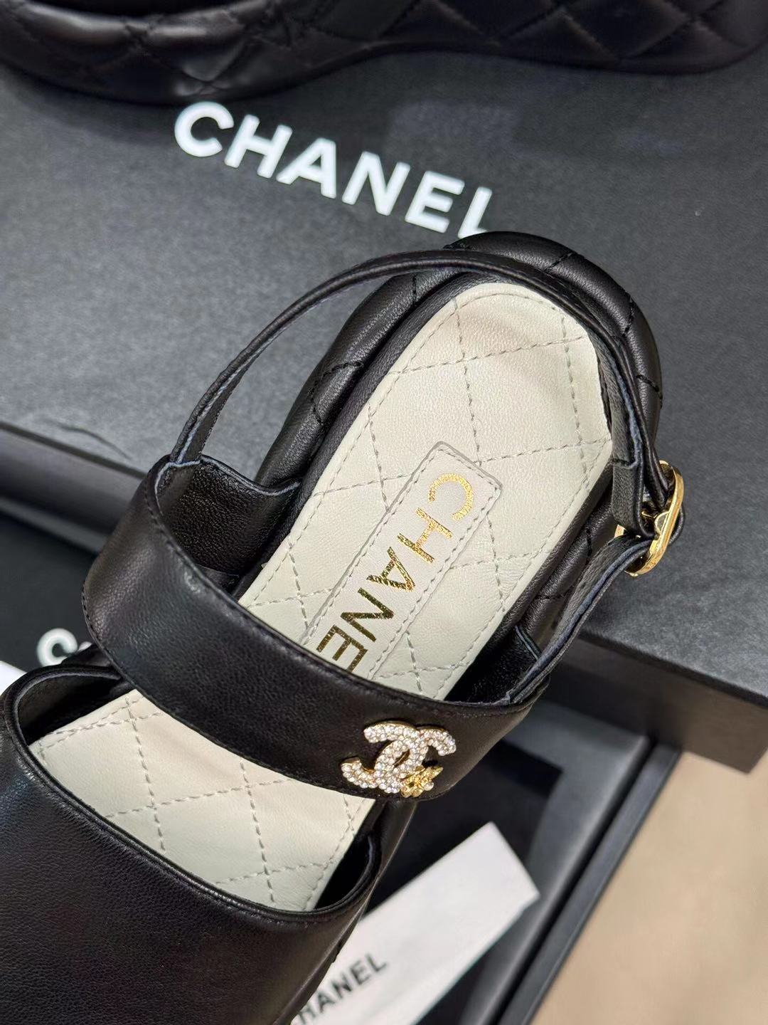 CC HIGH WEDGE SANDALS IN BLACK LAMBSKIN - 35