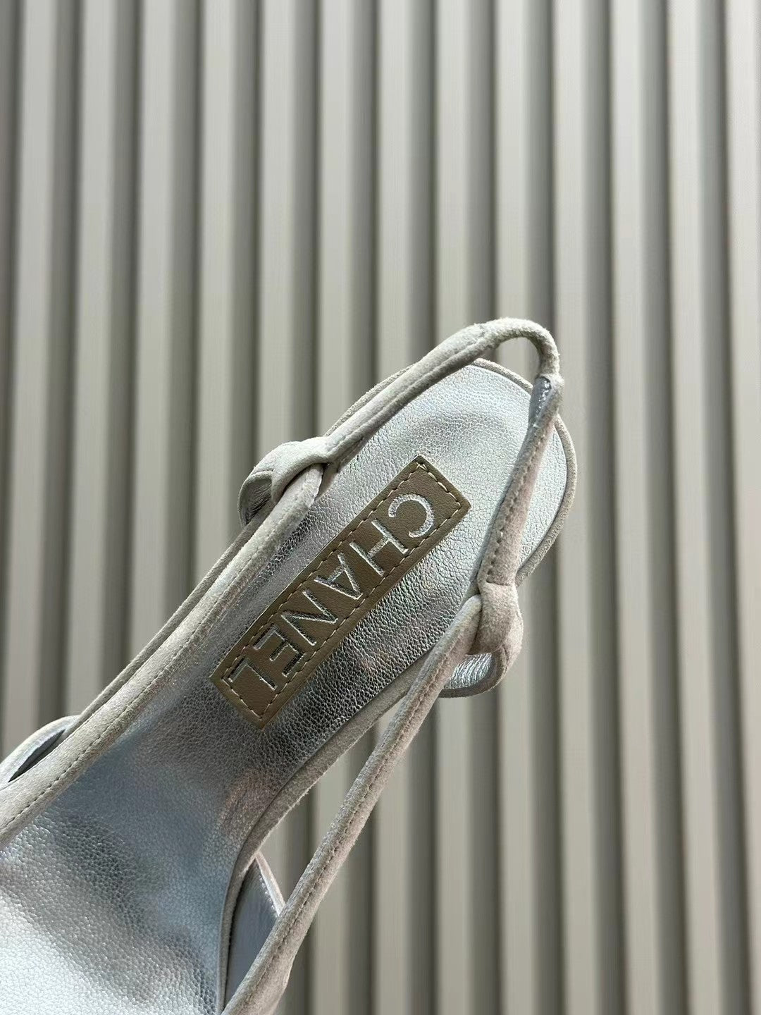 HIGH SLINGBACKS IN GREY SUEDE AND SILVER LAMBSKIN - 35