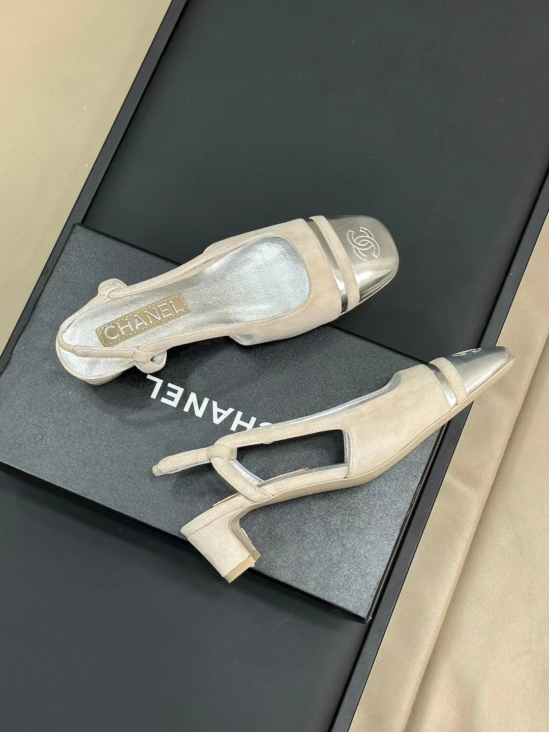 SLINGBACKS IN GREY SUEDE AND SILVER LAMBSKIN - 35