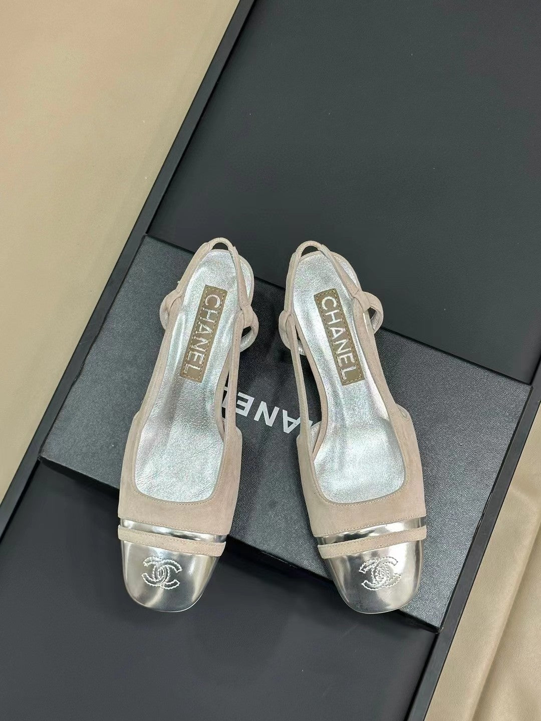SLINGBACKS IN GREY SUEDE AND SILVER LAMBSKIN - 35