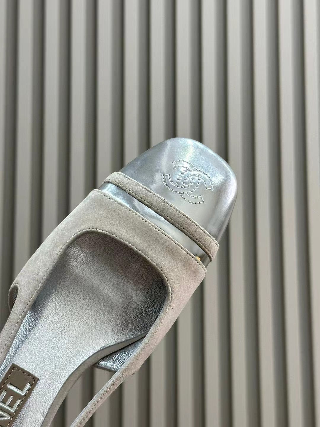 SLINGBACKS IN GREY SUEDE AND SILVER LAMBSKIN - 35