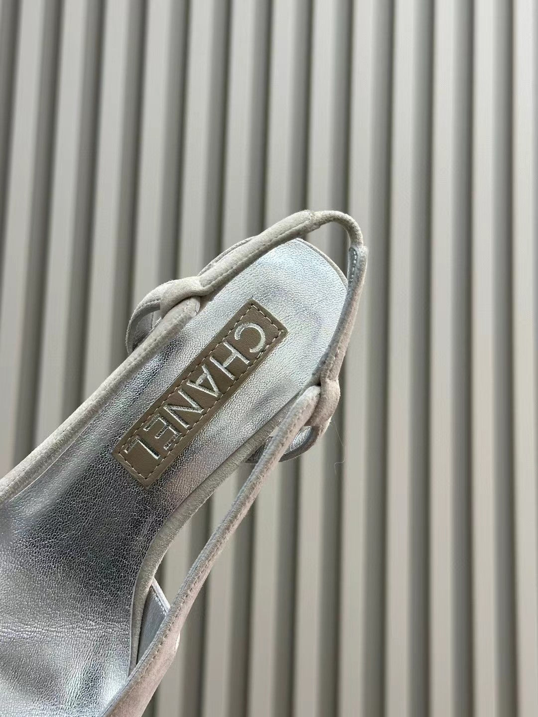 SLINGBACKS IN GREY SUEDE AND SILVER LAMBSKIN - 35