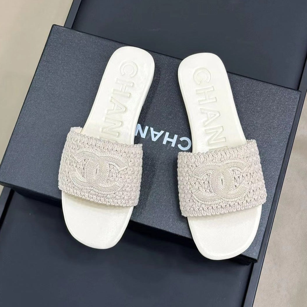 CC WOVEN SLIPPERS WHITE COWHIDE SOLE - 35