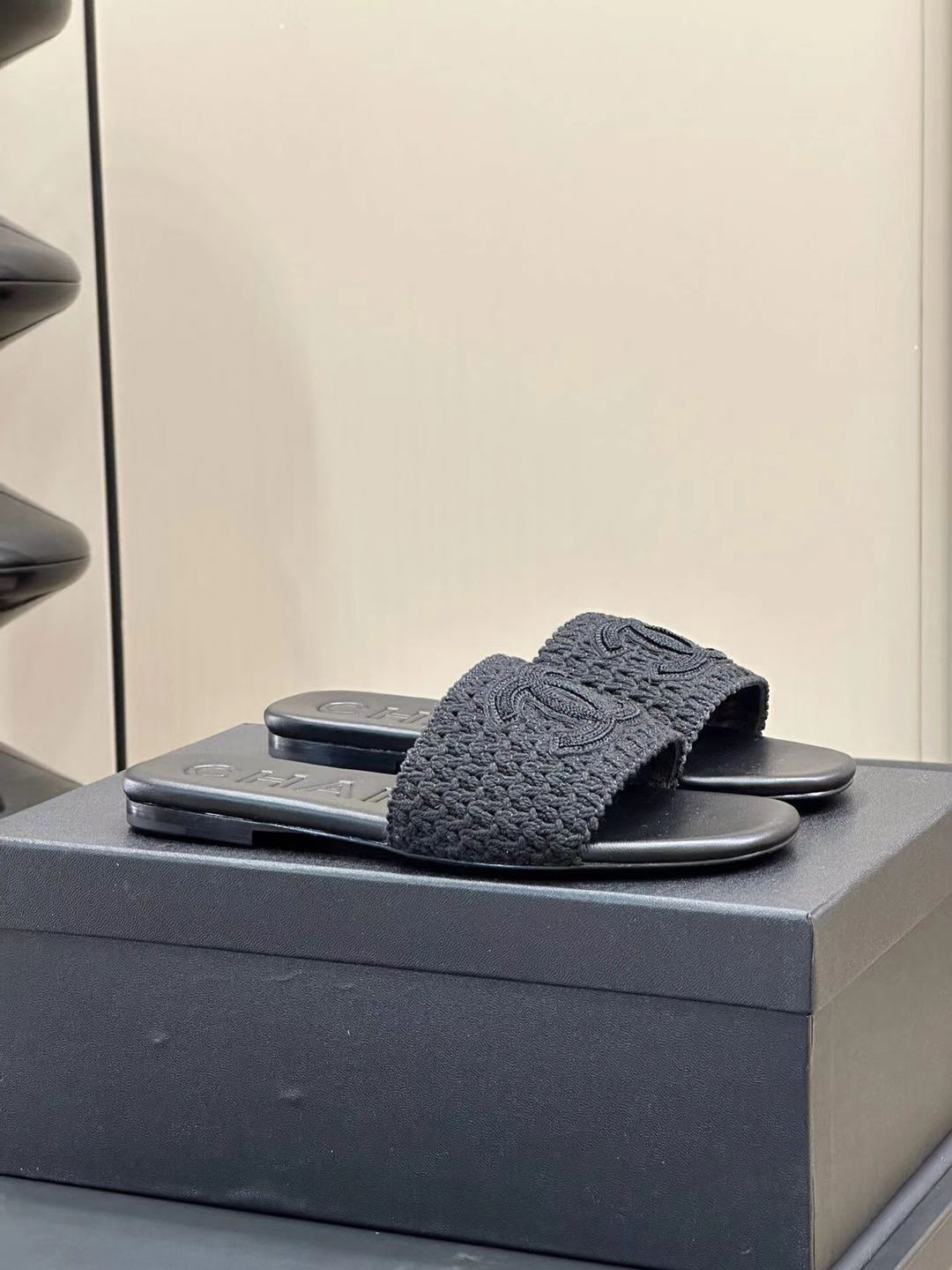CC WOVEN SLIPPERS BLACK COWHIDE SOLE - 35