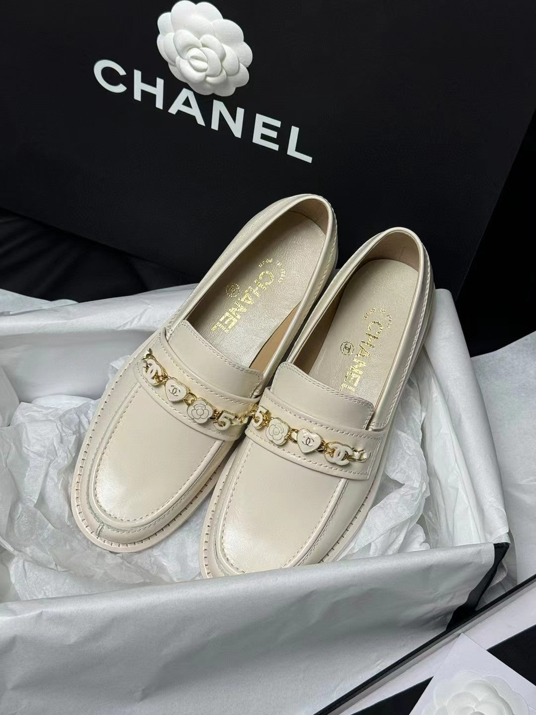 CC LOAFERS WHITE QUILTED CALFSKIN - 35