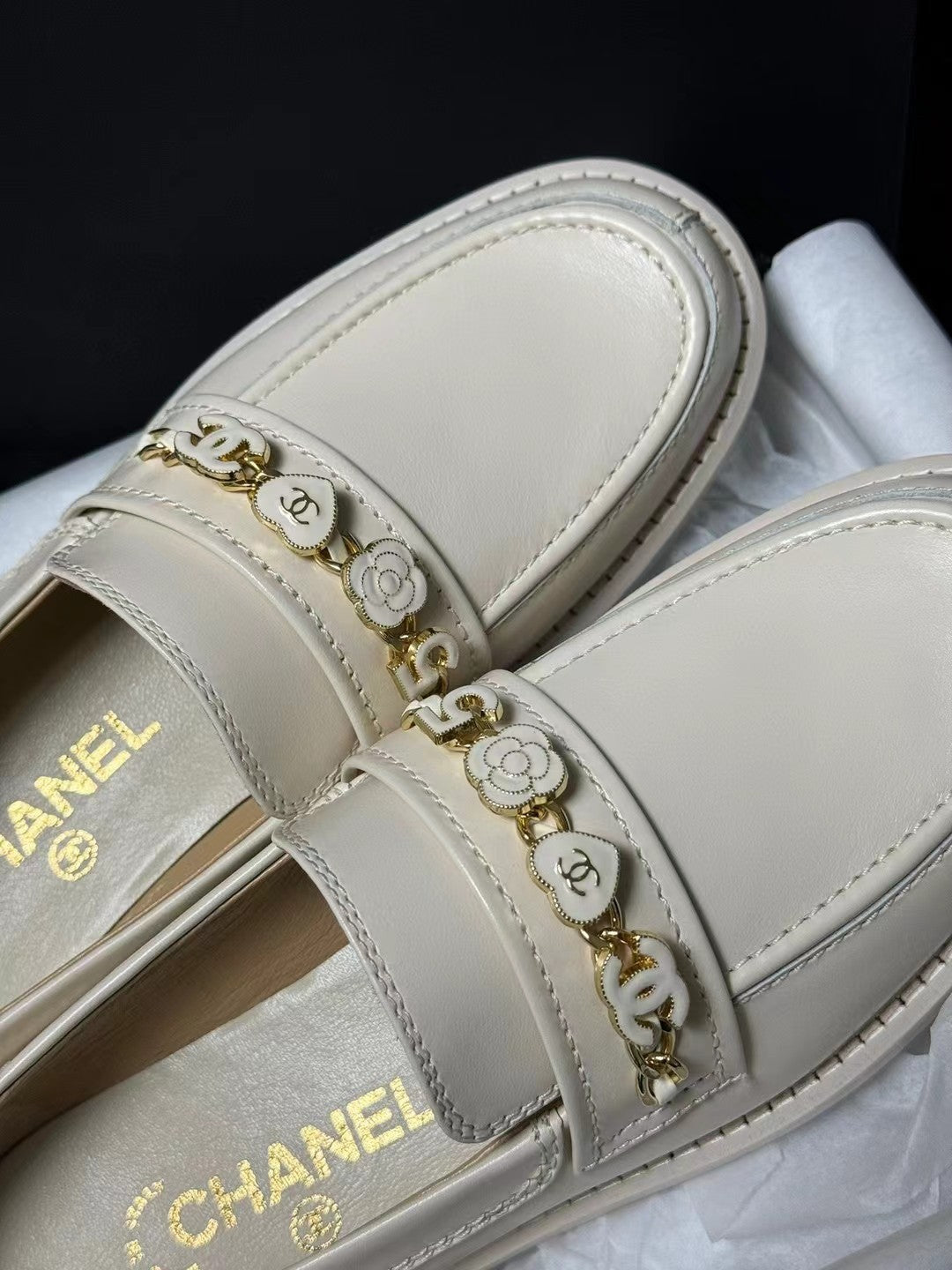 CC LOAFERS WHITE QUILTED CALFSKIN - 35