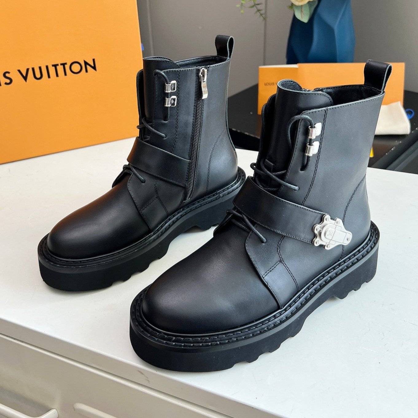 LV WOMEN'S BEAUBOURG ANKLE BOOT IN BLACK CALFSKIN - 35