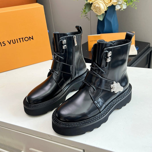 LV WOMEN'S BEAUBOURG ANKLE BOOT IN GLOSSY BLACK CALFSKIN - 35