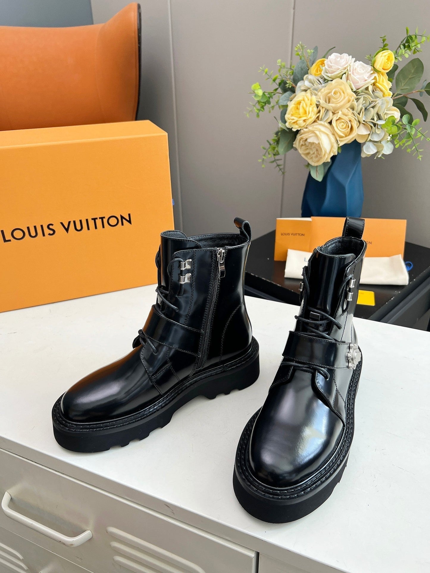 LV WOMEN'S BEAUBOURG ANKLE BOOT IN GLOSSY BLACK CALFSKIN - 35