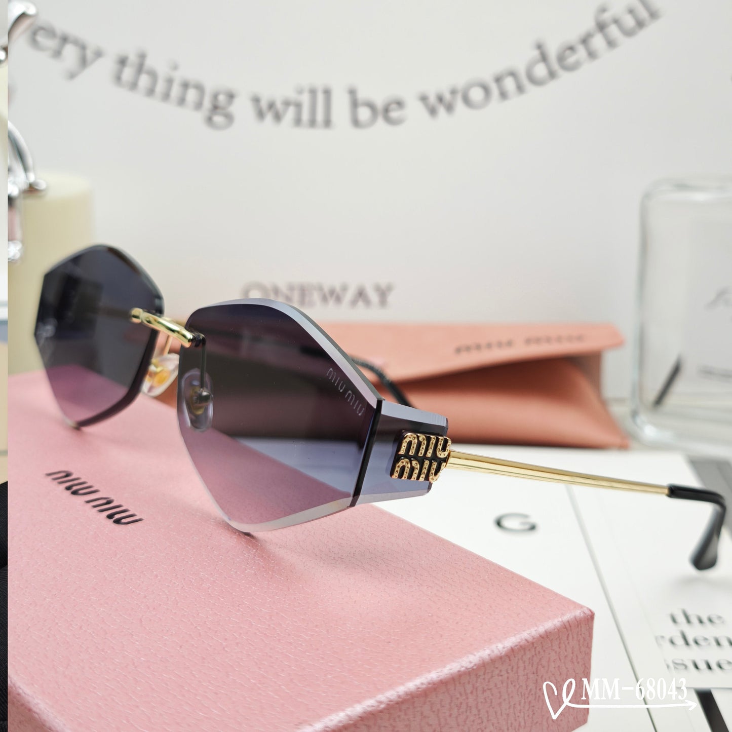 LOGO SUNGLASSES 68043 IN GOLD METAL GREY LENS - Small