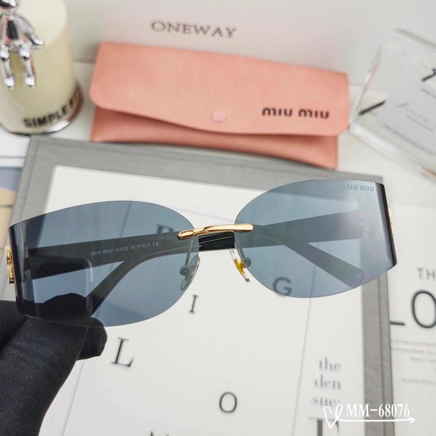 LOGO SUNGLASSES 68076 IN BLACK ACETATE - Small