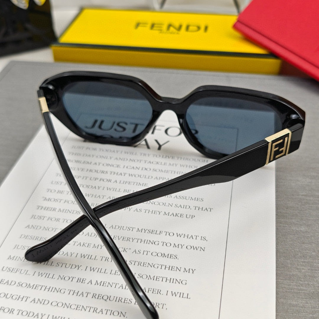 EMBOSSED FF PATTERN ROMA RECTANGULAR FRAME SUNGLASSES 58033 IN ACETATE - Black