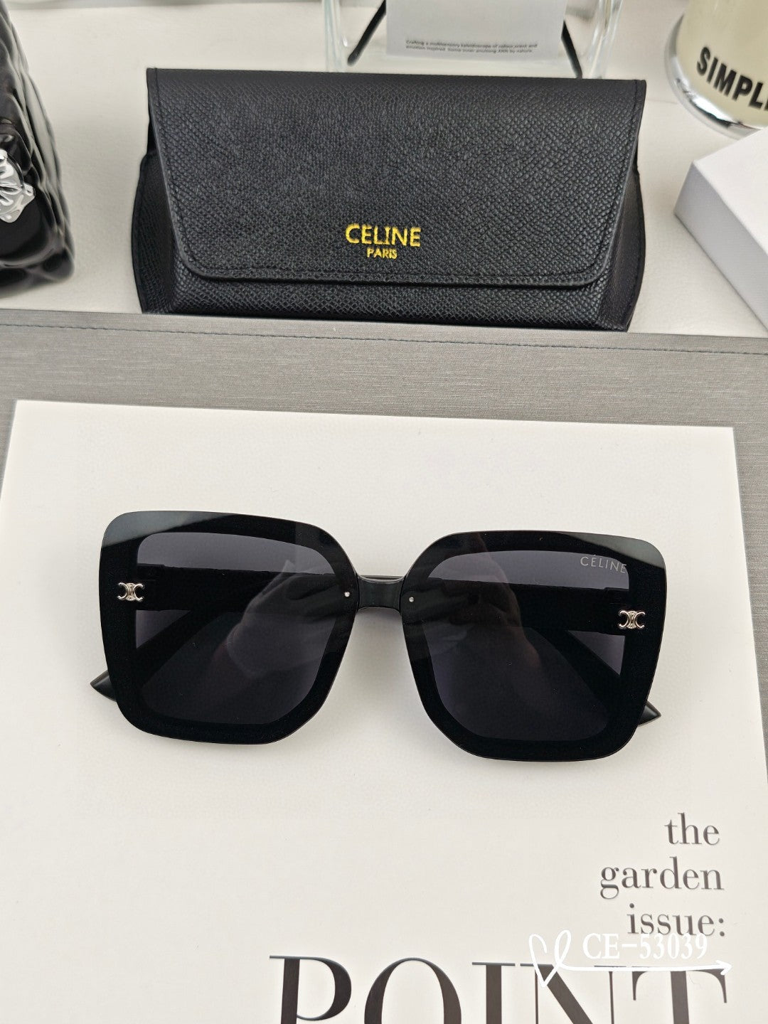 TRIOMPHE SQUARE SUNGLASSES 53039 IN ACETATE - Black