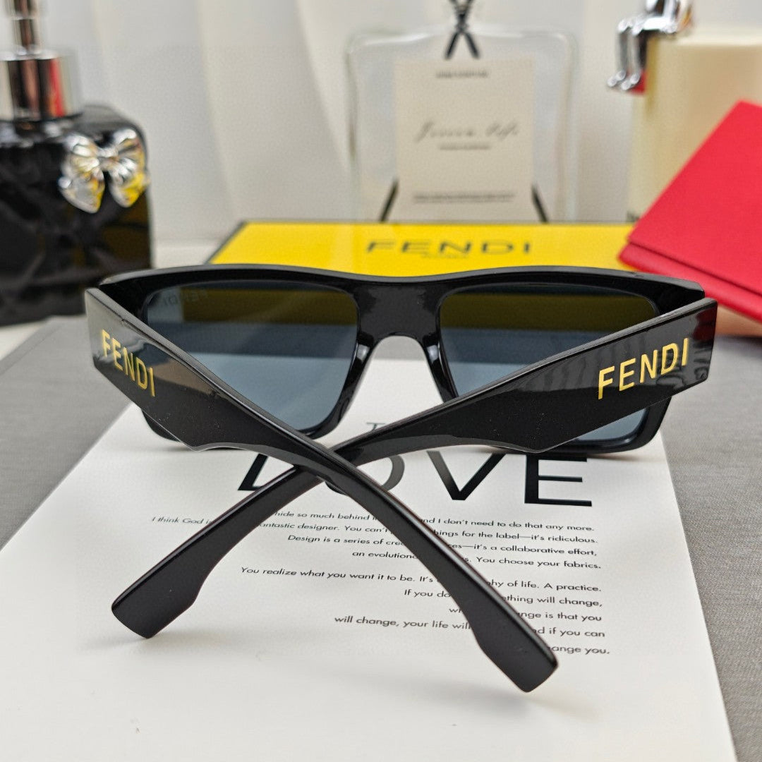 ROMA RECTANGULAR FRAME SUNGLASSES 69103 IN ACETATE - Black/ light blue