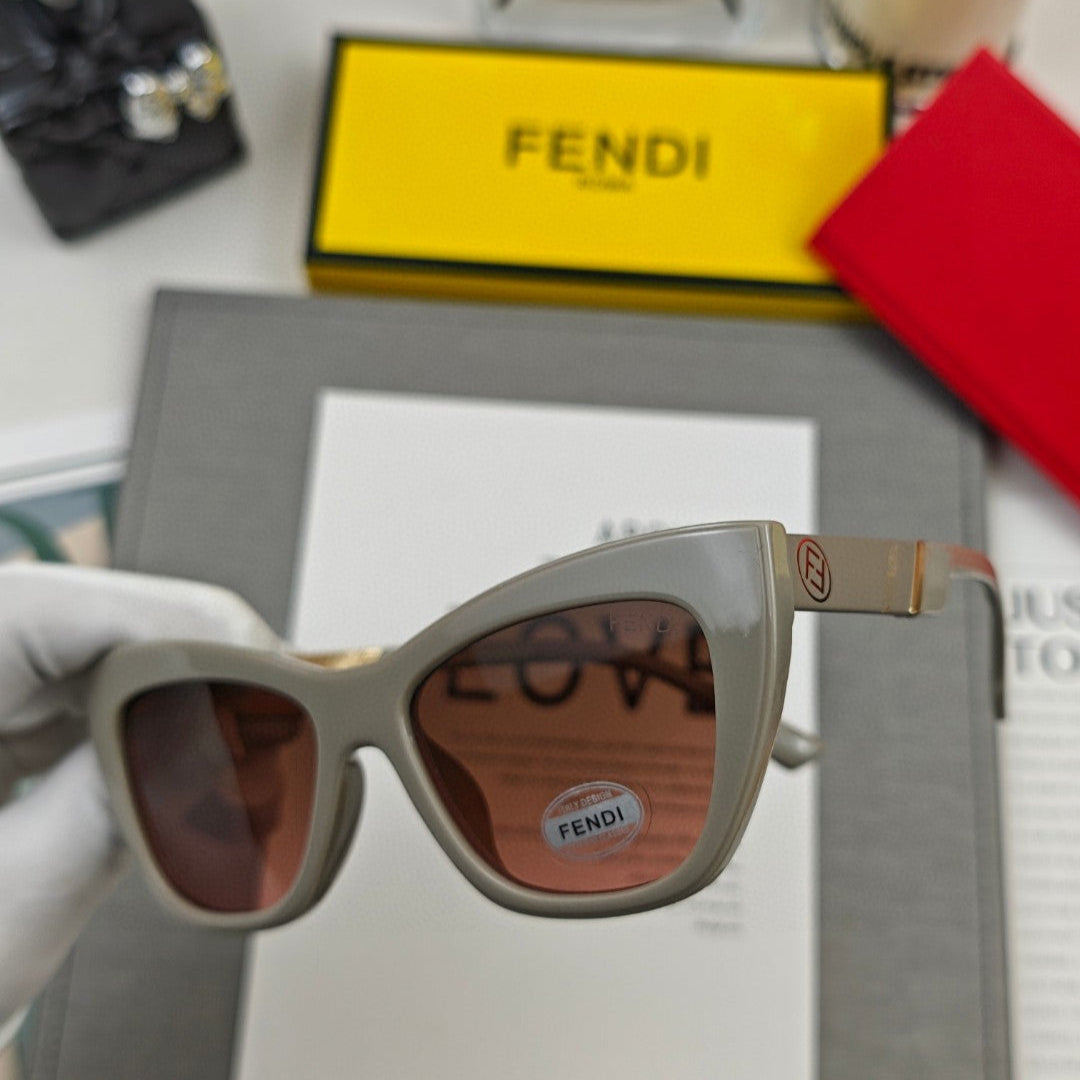 FF DIAMONDS CAT-EYE FRAME SUNGLASSES 58002 IN ACETATE - Grey