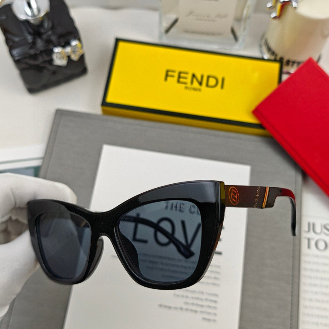 FF DIAMONDS CAT-EYE FRAME SUNGLASSES 58002 IN ACETATE - Grey