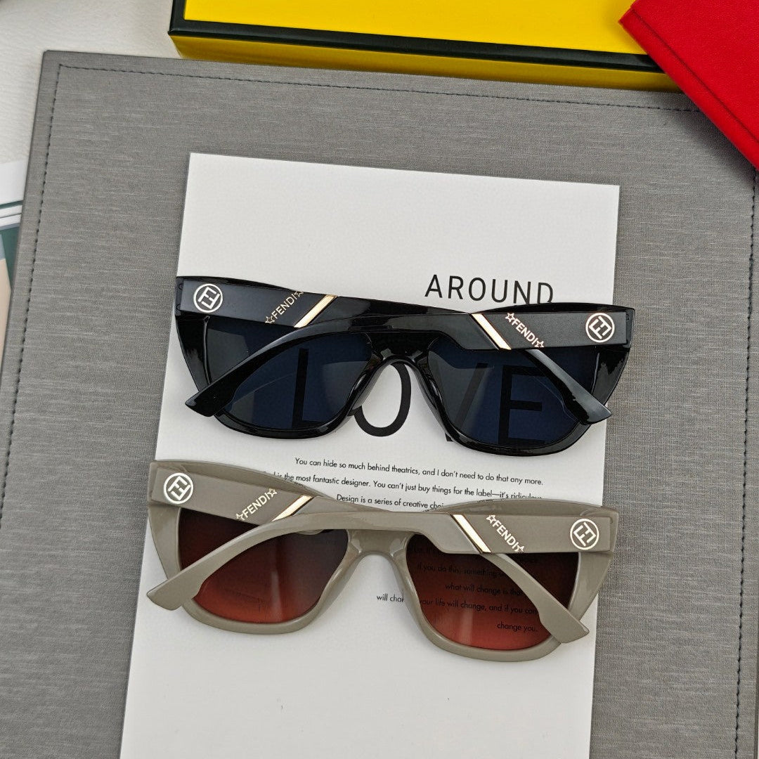 FF DIAMONDS CAT-EYE FRAME SUNGLASSES 58002 IN ACETATE - Grey