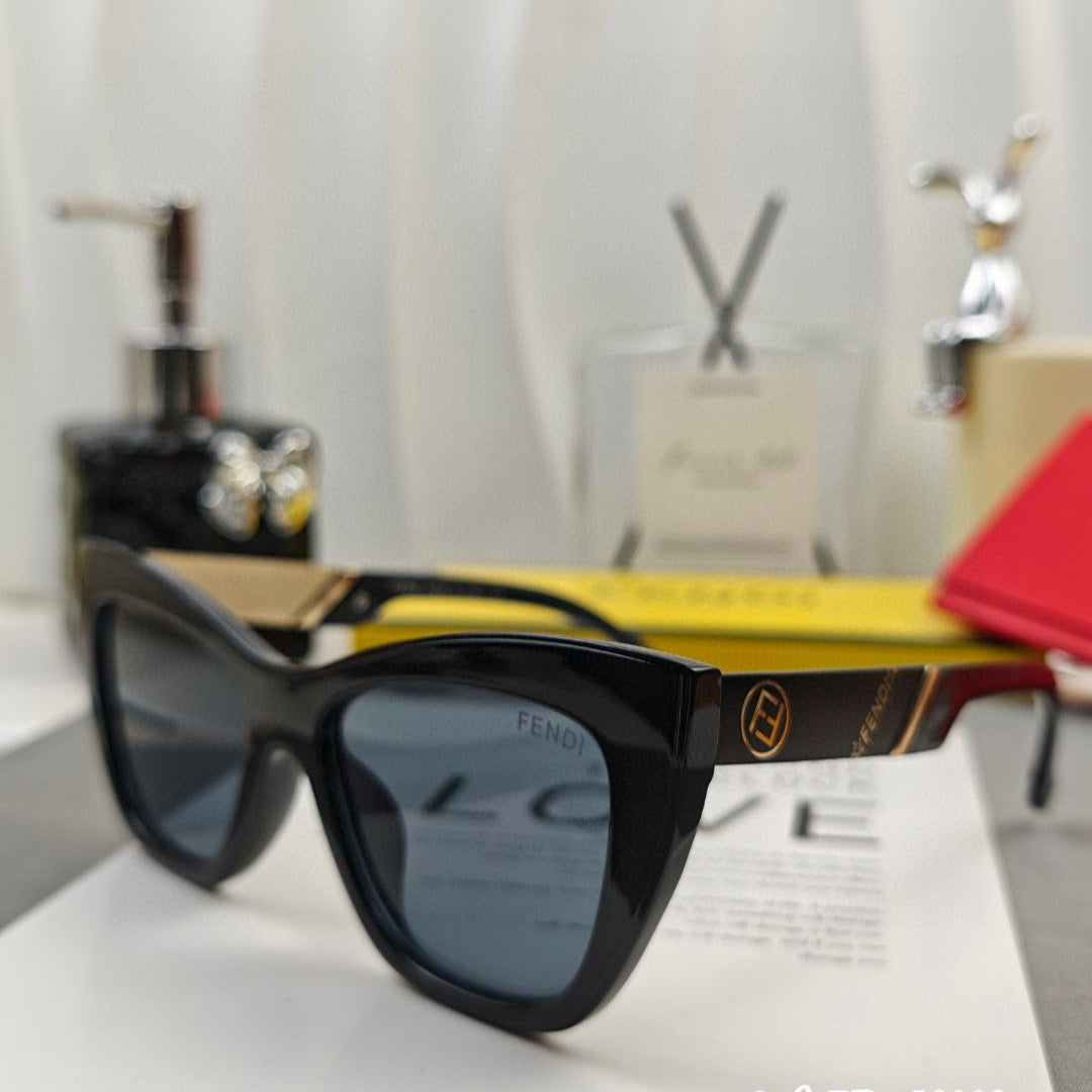 FF DIAMONDS CAT-EYE FRAME SUNGLASSES 58002 IN ACETATE - Grey