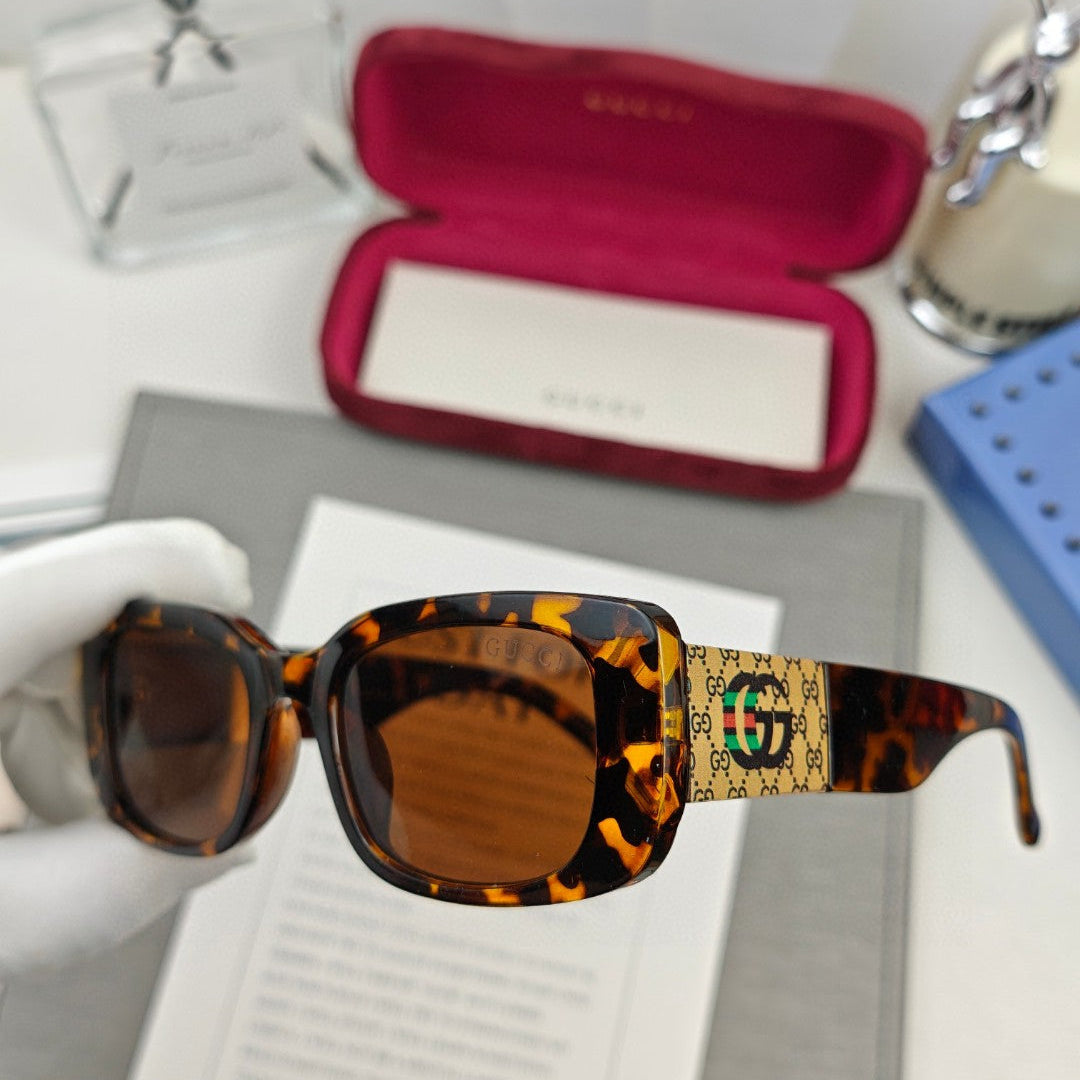 RECTANGULAR FRAME SUNGLASSES 58006 IN ACETATE - Black