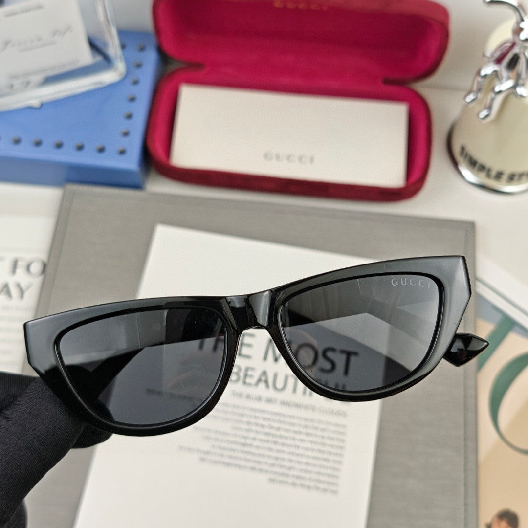 CAT-EYE FRAME SUNGLASSES 55132 IN ACETATE - Black
