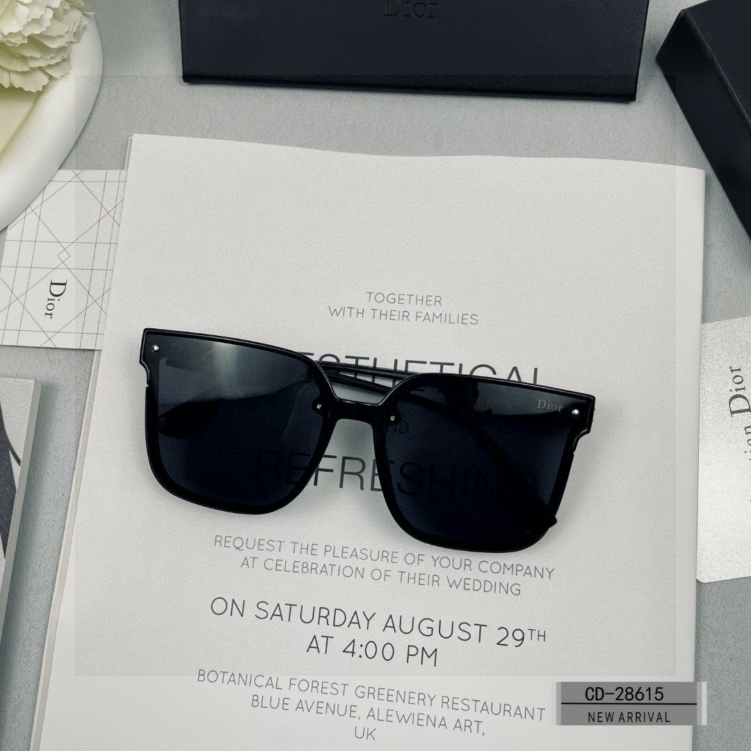 MONTAIGNE SQUARE SUNGLASS 28615 IN ACETATE - Black