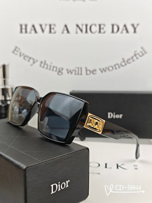 MONTAIGNE SQUARE SUNGLASS 58044 IN ACETATE - Black