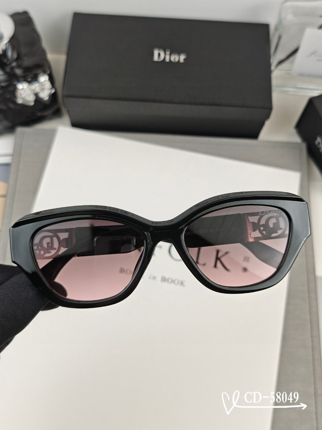 CAT EYE SUNGLASS 58049 IN ACETATE - Black