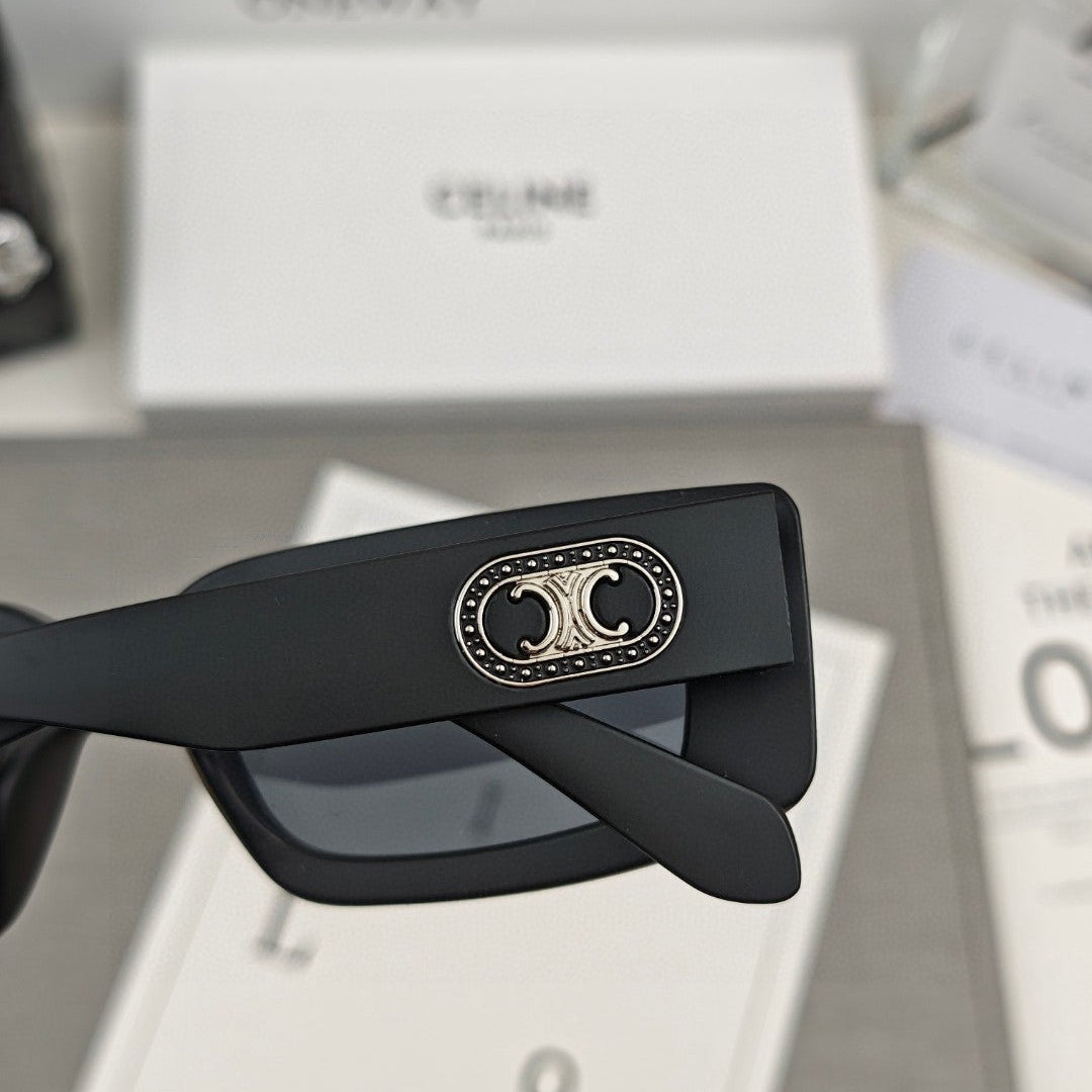 TRIOMPHE BOLD SQUARE SUNGLASSES 55148 IN ACETATE - Black