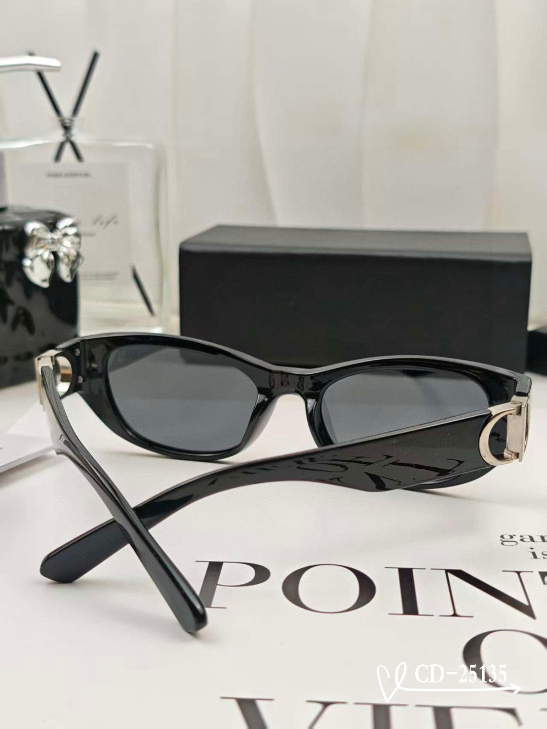 MONTAIGNE SUNGLASS 25135 IN ACETATE - Black