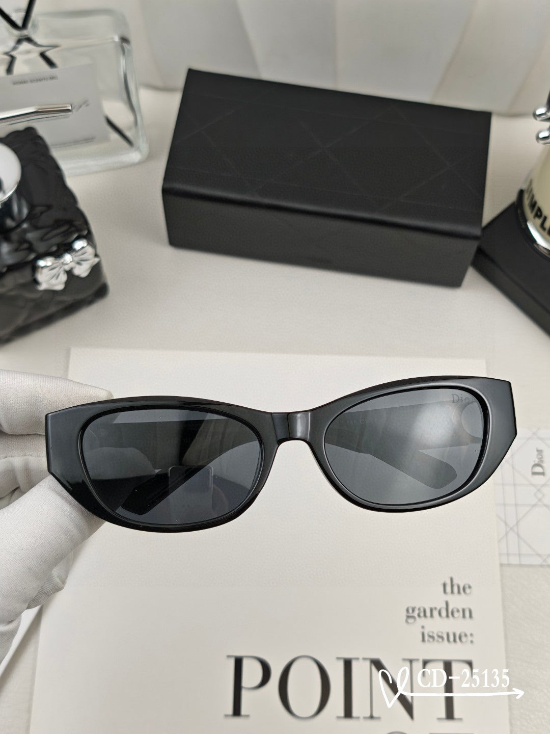 MONTAIGNE SUNGLASS 25135 IN ACETATE - Black