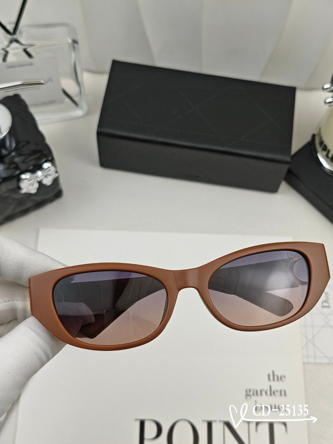 MONTAIGNE SUNGLASS 25135 IN ACETATE - Black