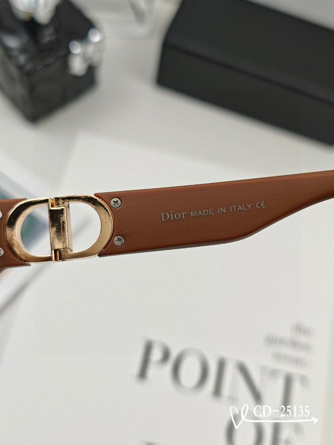 MONTAIGNE SUNGLASS 25135 IN ACETATE - Black
