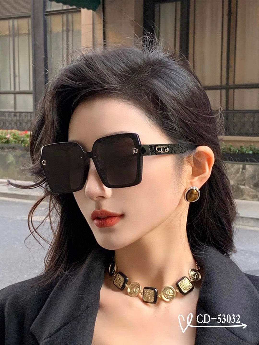 MONTAIGNE SUNGLASS 53032 IN ACETATE - Black