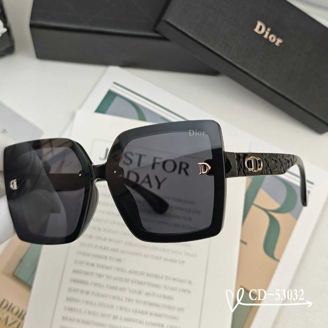 MONTAIGNE SUNGLASS 53032 IN ACETATE - Black