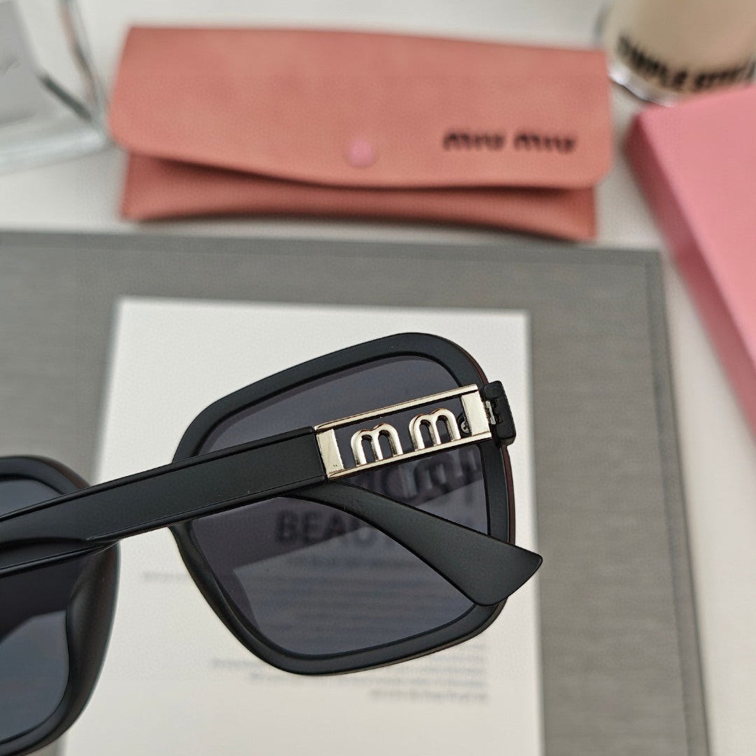 RUNWAY SQUARE SUNGLASSES 53037 IN ACETATE - Black