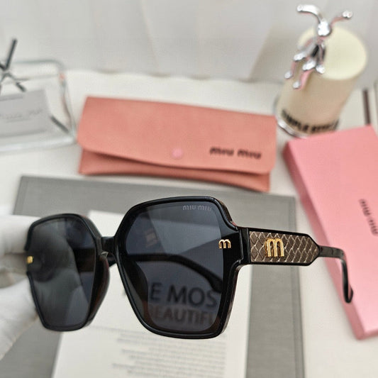 RUNWAY SQUARE SUNGLASSES 51130 IN ACETATE - Black