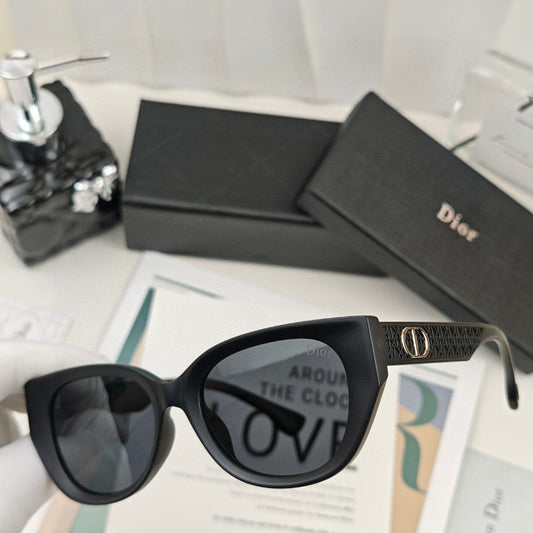 MONTAIGNE SUNGLASS 55119 IN ACETATE - Black