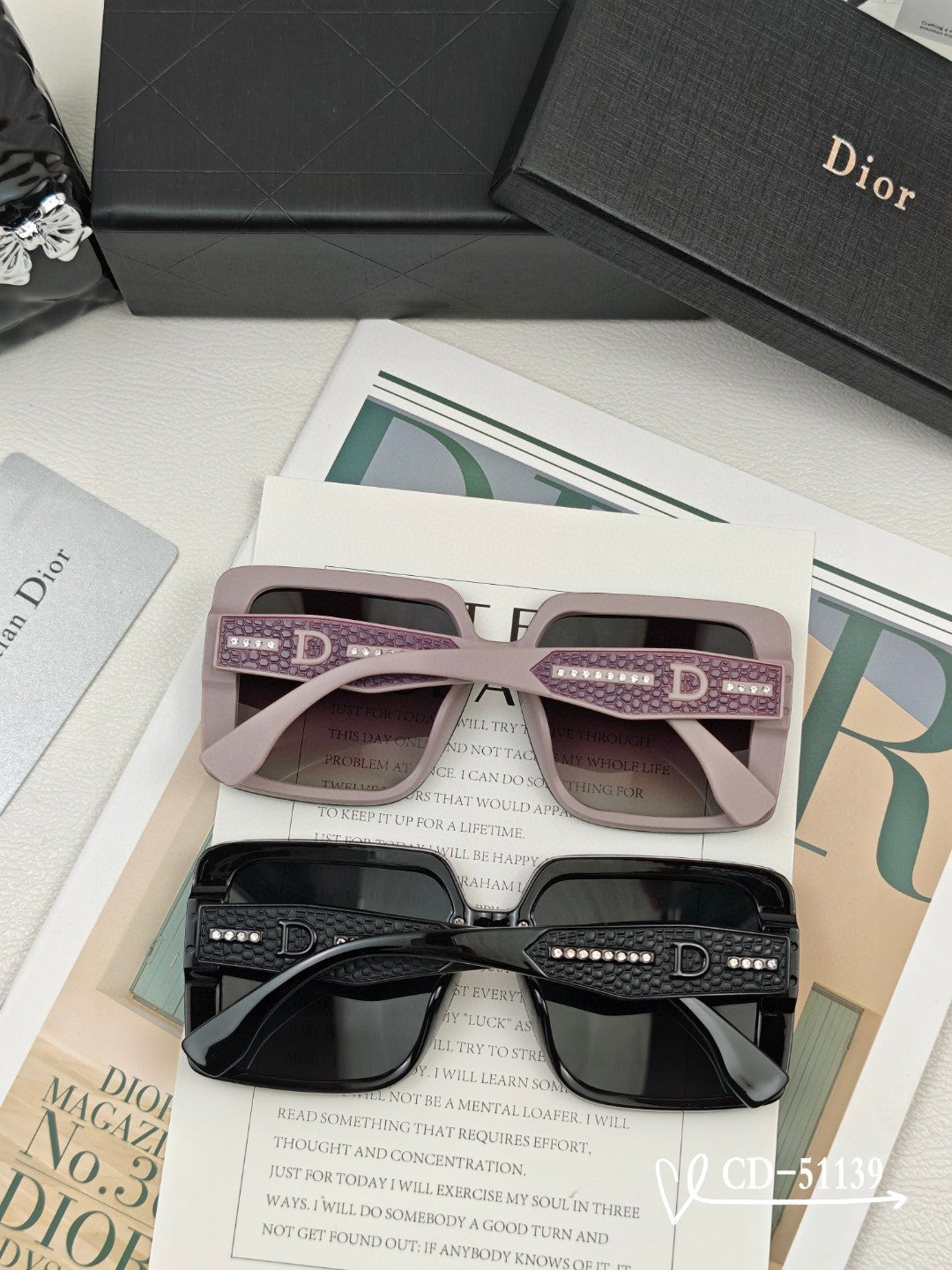 MONTAIGNE SUNGLASS 51139 IN ACETATE - Black