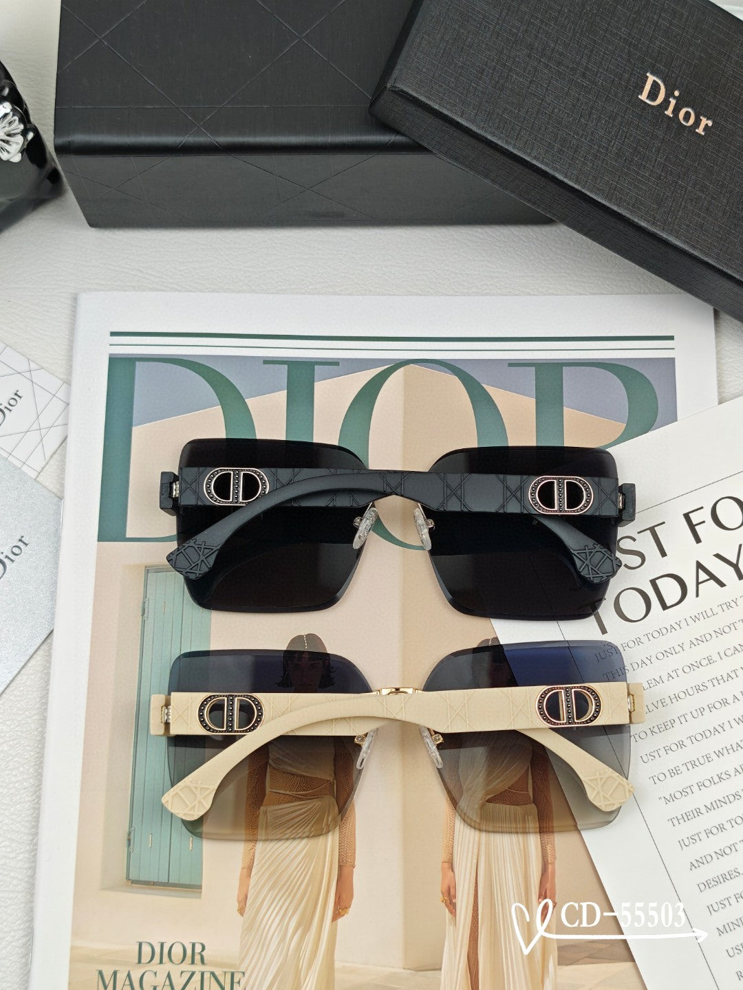MONTAIGNE SUNGLASS 55503 IN ACETATE - Black