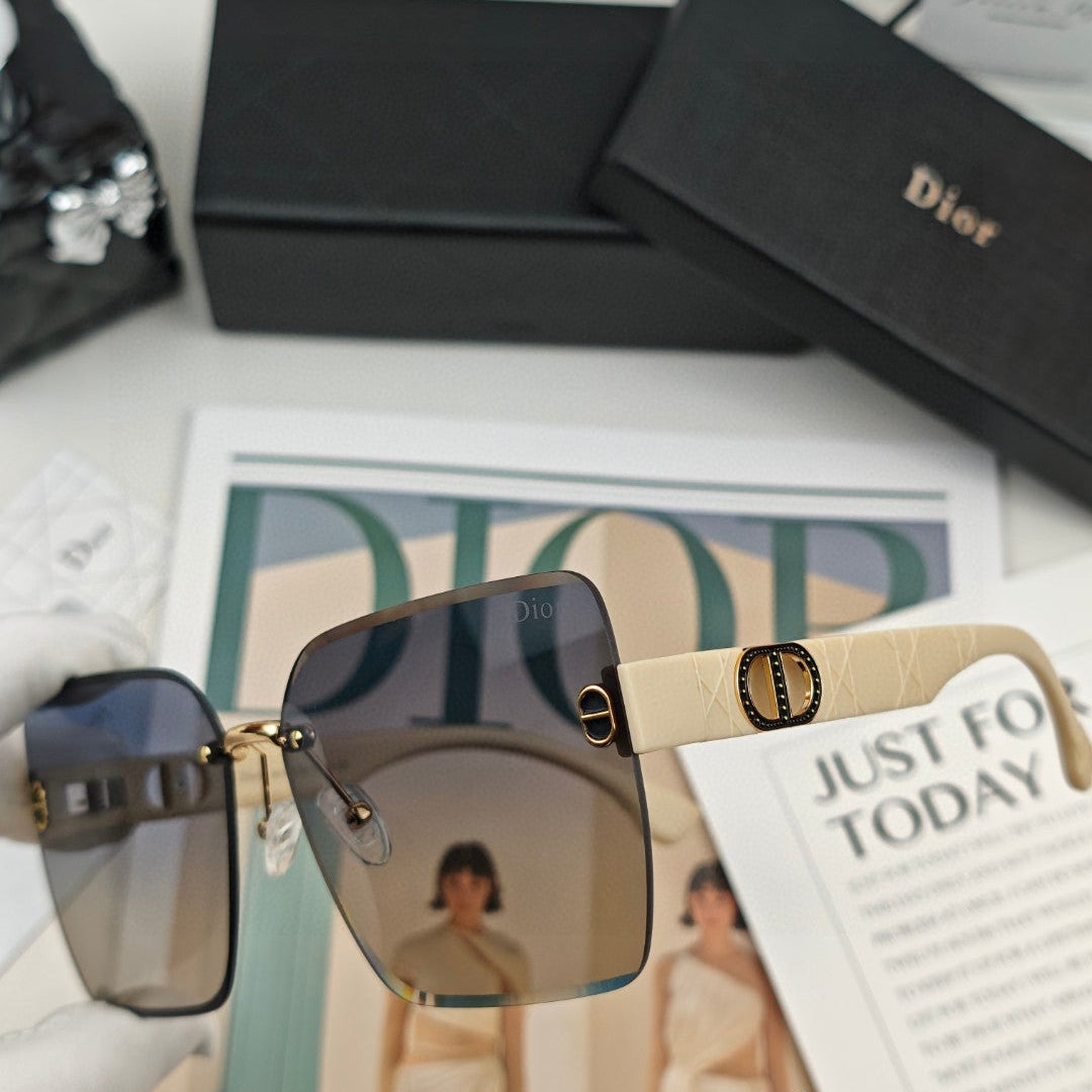 MONTAIGNE SUNGLASS 55503 IN ACETATE - Black