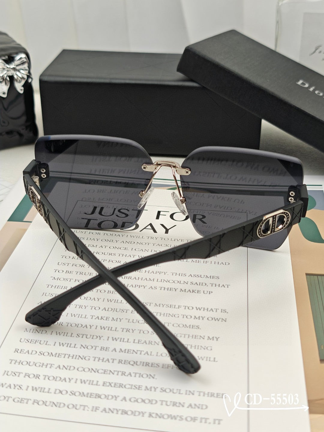 MONTAIGNE SUNGLASS 55503 IN ACETATE - Black
