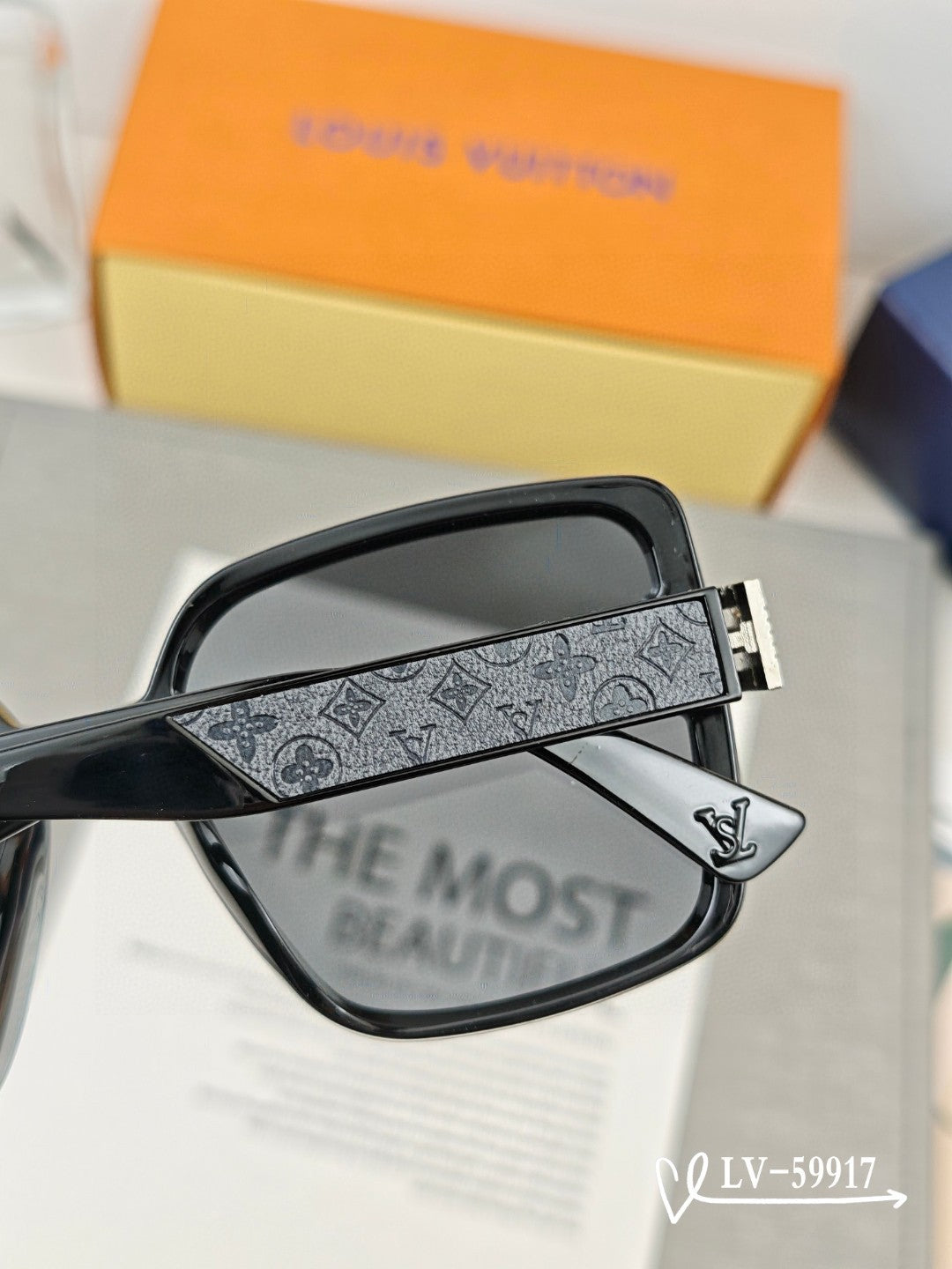 SQUARE SUNGLASSES 59917 IN ACETATE - Black