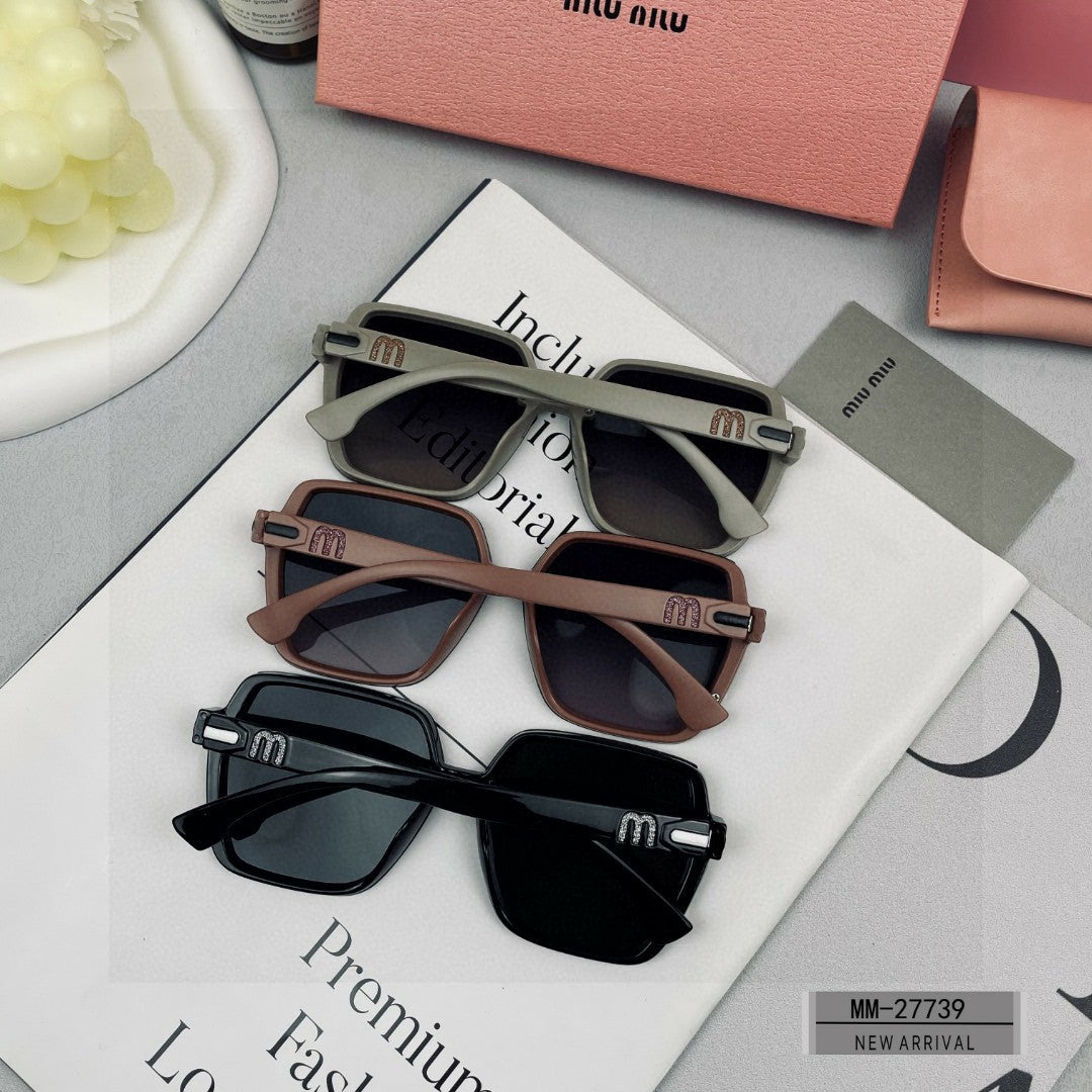 RUNWAY SQUARE SUNGLASSES 27739 IN ACETATE - Grey