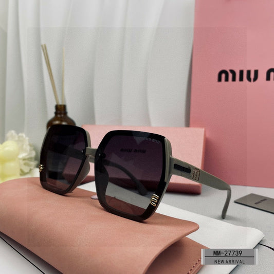 RUNWAY SQUARE SUNGLASSES 27739 IN ACETATE - Grey