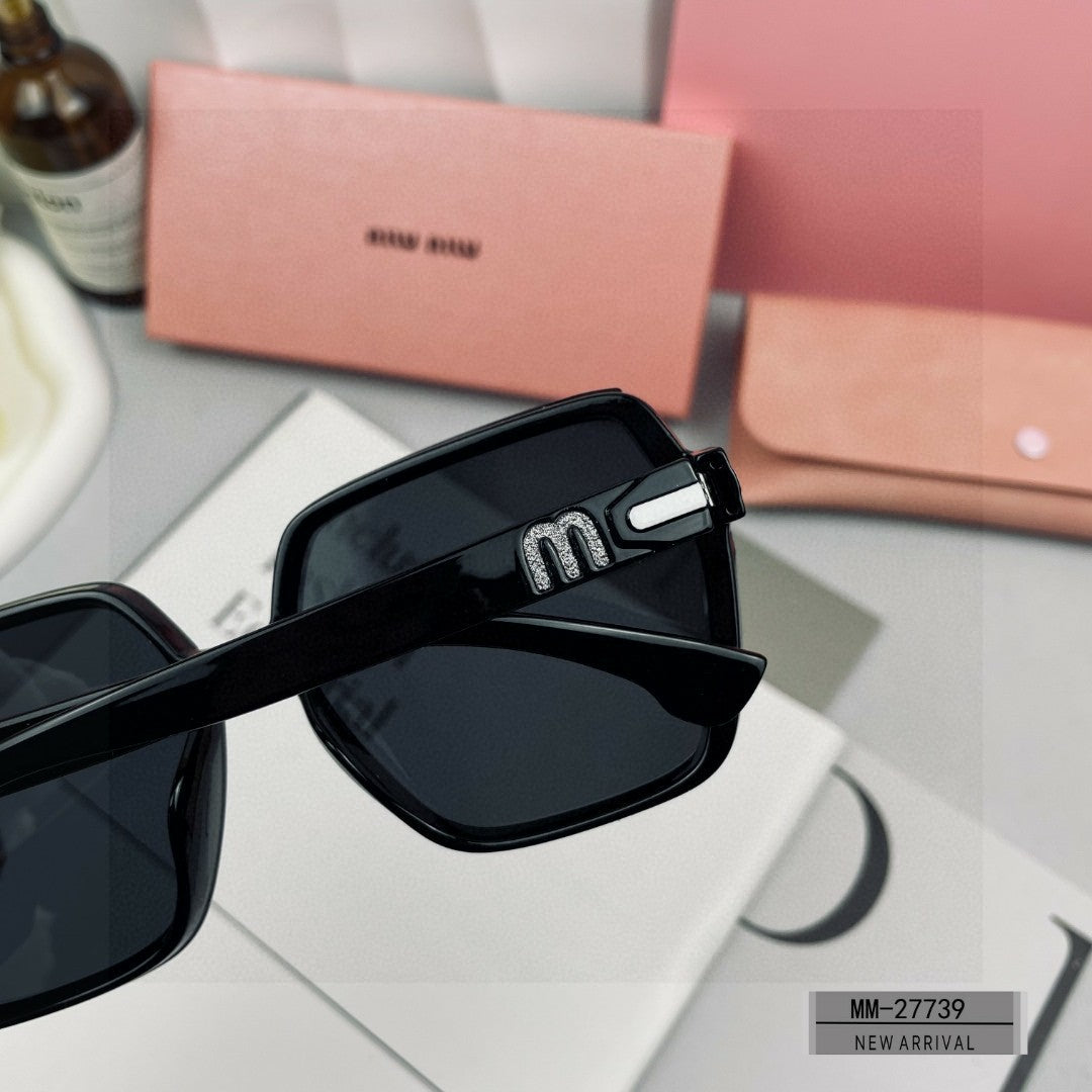 RUNWAY SQUARE SUNGLASSES 27739 IN ACETATE - Grey