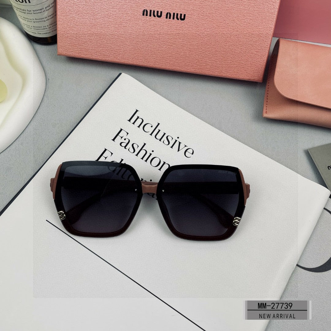 RUNWAY SQUARE SUNGLASSES 27739 IN ACETATE - Grey