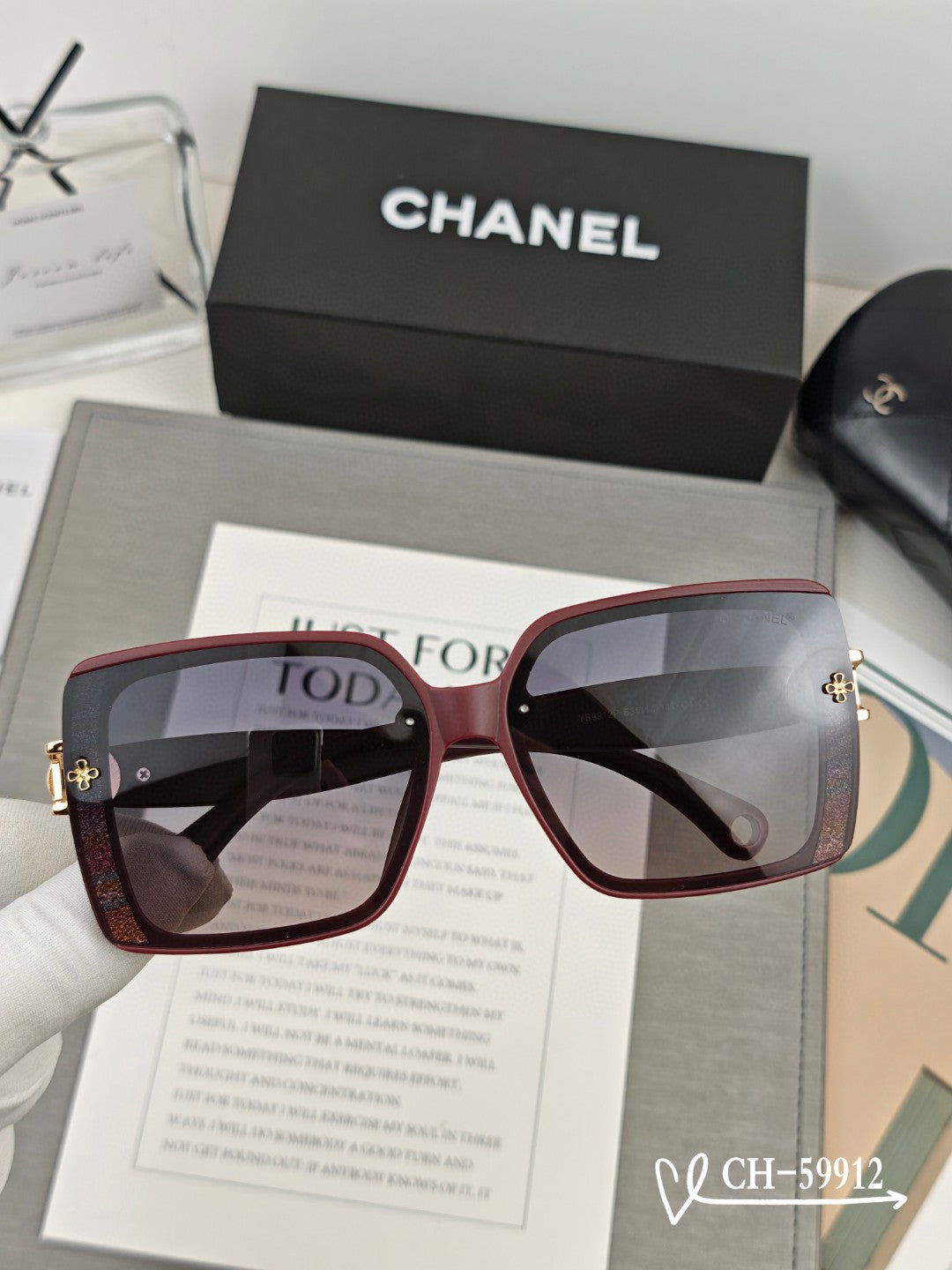 SQUARE SUNGLASSES 59912 IN ACETATE - Black