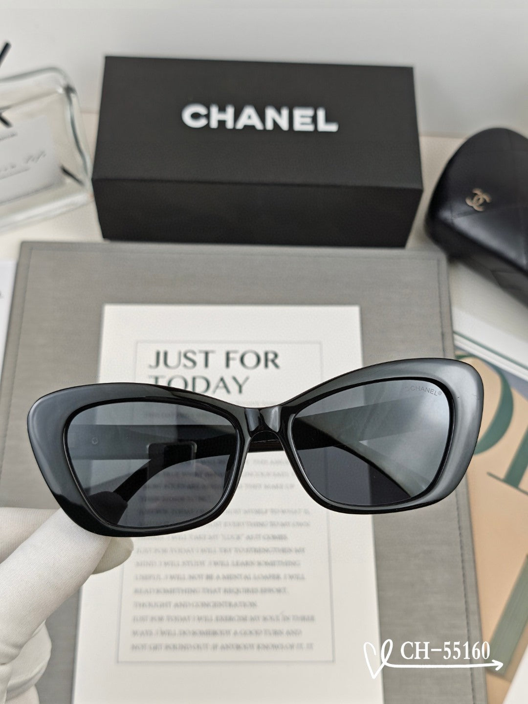 CAT EYE SUNGLASSES 55160 IN ACETATE - Black
