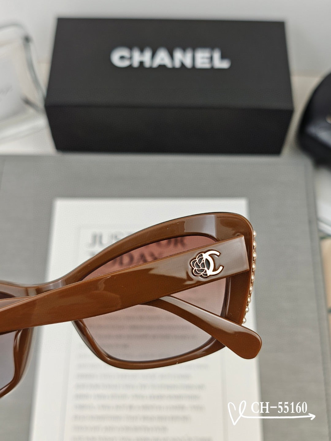 CAT EYE SUNGLASSES 55160 IN ACETATE - Black