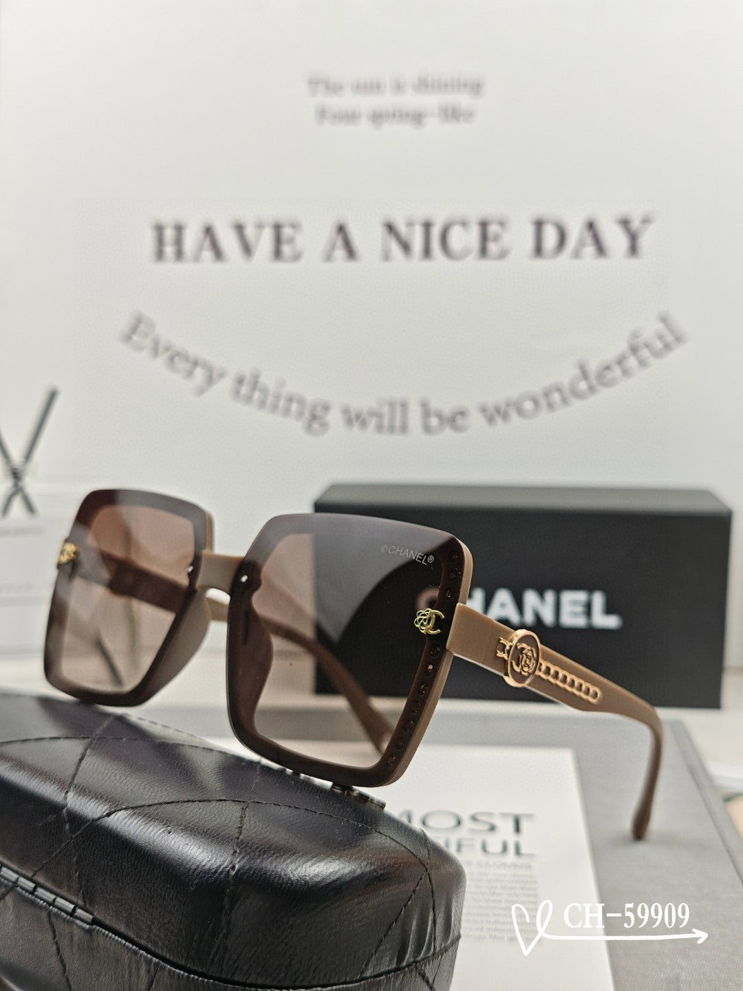 SQUARE SUNGLASSES 59909 IN BLACK TR FRAME WITH RESIN LENSES - Black